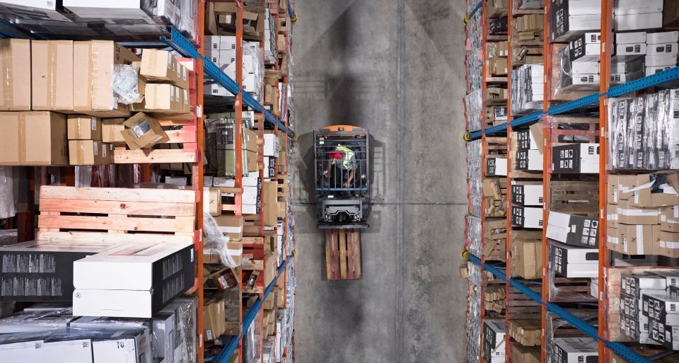 Forklift Is Best for Tight Warehouse Spaces