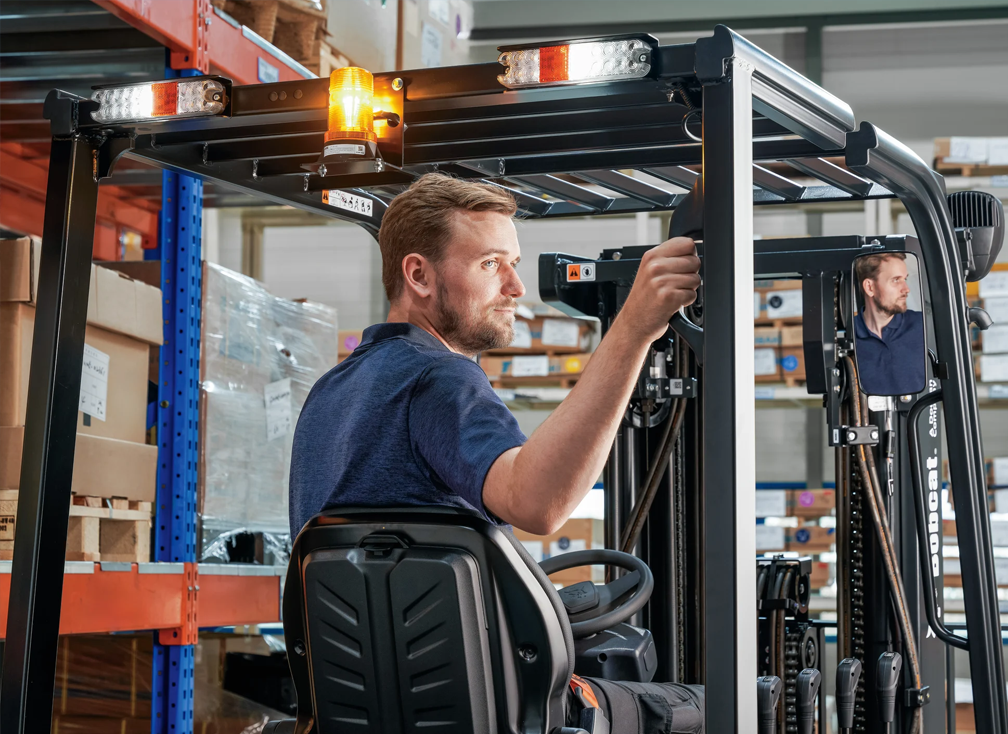 Forklift Gallery Image 2 – Heavy Lift Forklifts