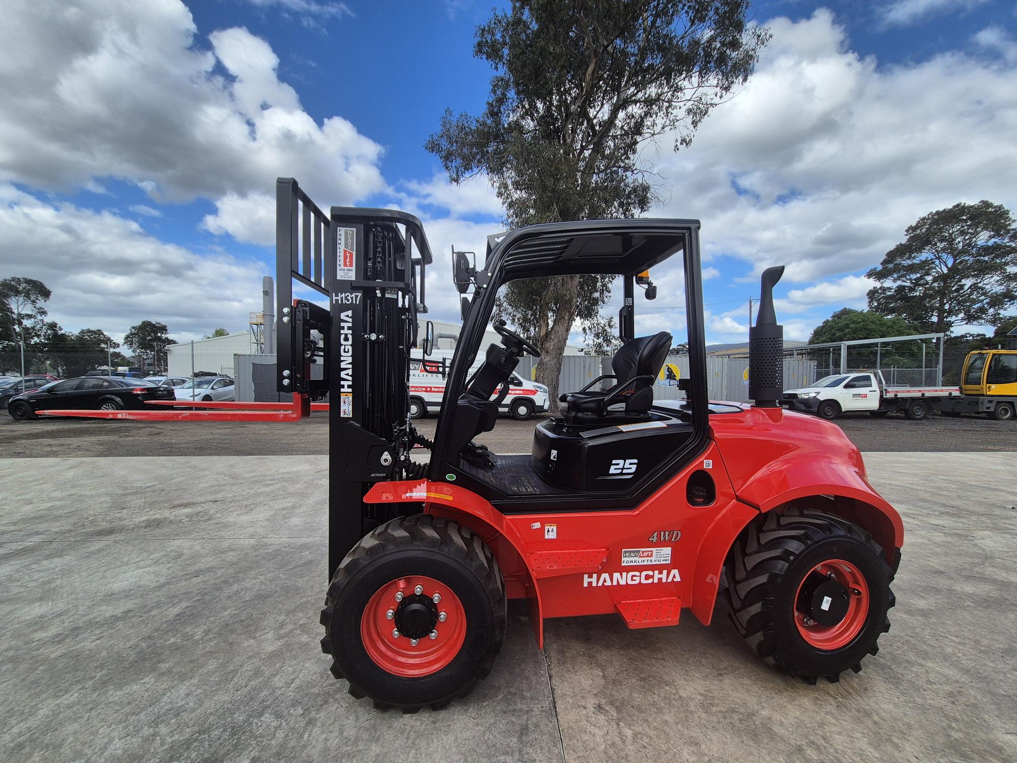 All Terrain 4WD Hangcha CPCD25-XW33C-RT4 - For Hire