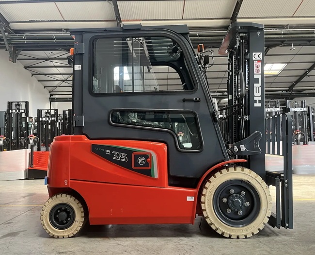 Heli 3T VFLHF30 Container Entry LPG Forklift – Heavy Lift Forklifts