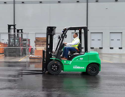 Forklift Service Photo – Heavy Lift Forklifts