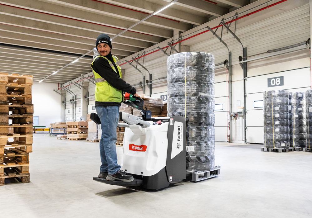 Forklift Feature Image – Heavy Lift Forklifts