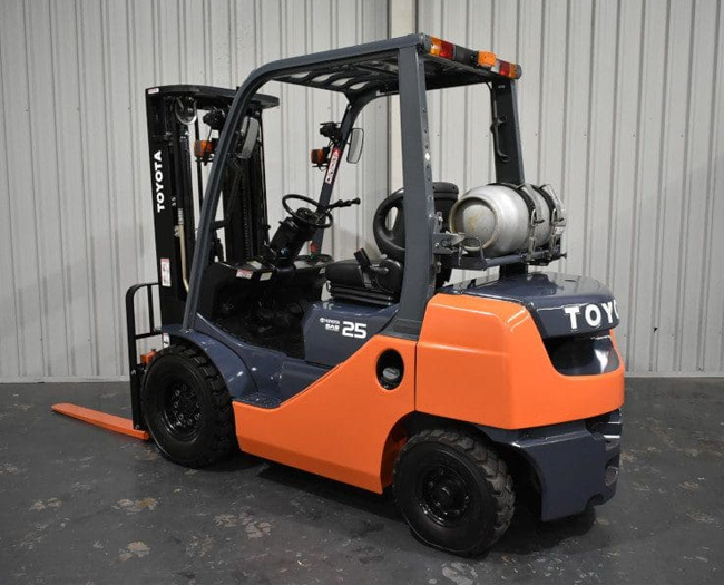 Toyota 2.5T 32-8FG25 LPG - For Hire